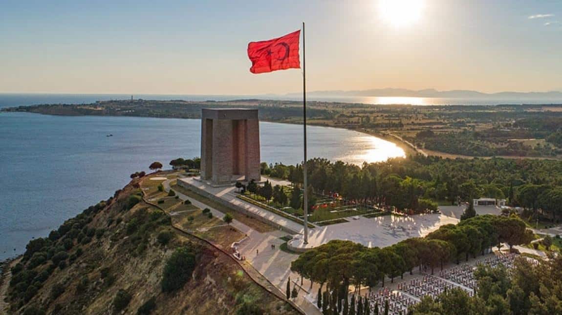 Türk Milletinin bağımsızlık ve özgürlük mücadelesinin simgesi olan Çanakkale Zaferi'nin 109. yıl dönümünü coşku ve gururla kutlandı